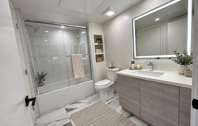 1 bed, 1 bath, 690 sqft, $3,300, Unit 408