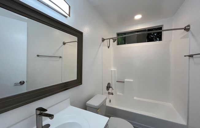 2 beds, 1 bath, 1,000 sqft, $1,898, Unit 120
