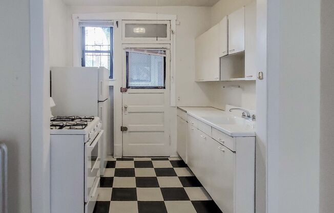 Studio, 1 bath, 540 sqft, $1,795, Unit 634-27