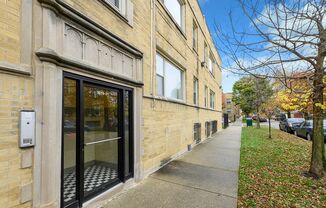 60th/Whipple (6001-05)