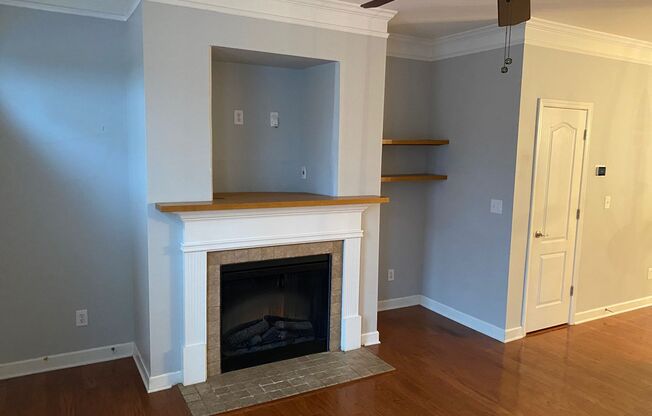 Walk To Shop and Dining - Fantastic North Charlotte Location