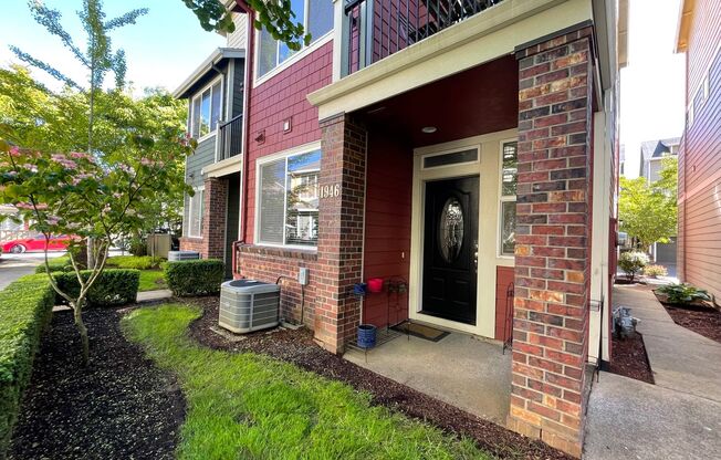 Gated Quaint Neighborhood in the Gresham Station ~ Washer/Dryer in Unit, 3 Levels, and 2 Balconies, and a Garage!!!!