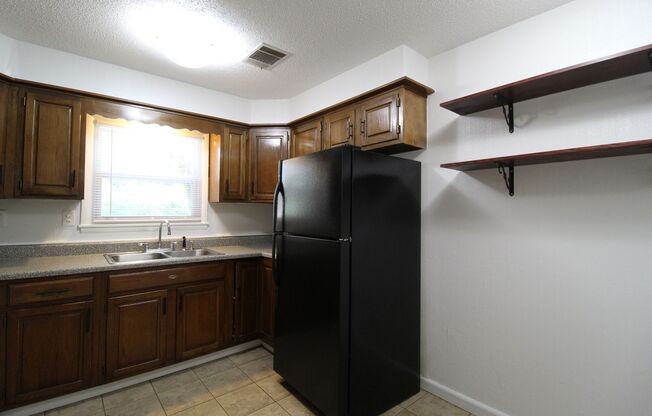 July 2025 FREE On This 3 Bedroom 1 Bath House in Prairie Village
