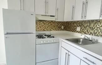 1 bed, 1 bath, $2,595, Unit 16