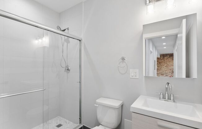 3 beds, 1 bath, 670 sqft, $2,200, Unit 1554-2Q