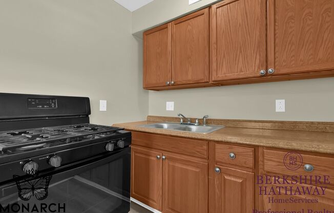 1 bed, 1 bath, 585 sqft, $675, Unit 2033 B