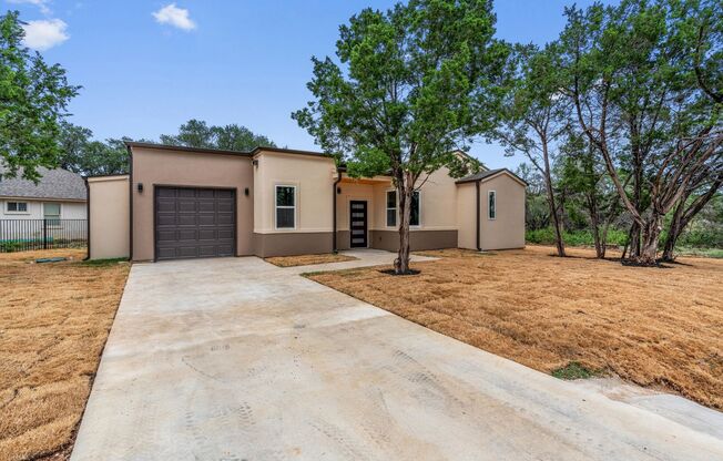 Beautiful Lago Vista Home Available For Rent