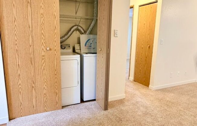 2 beds, 1 bath, 830 sqft, $2,000, Unit D103