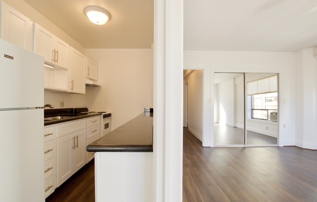 1 bed, 1 bath, 696 sqft, $1,750, Unit 0809