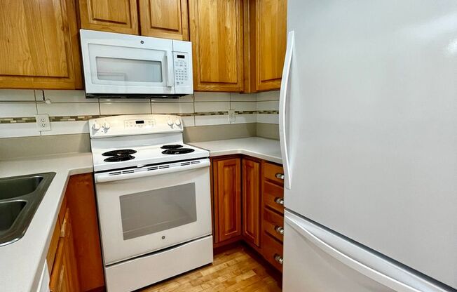 3 beds, 2 baths, $2,000, Unit UNIT A103