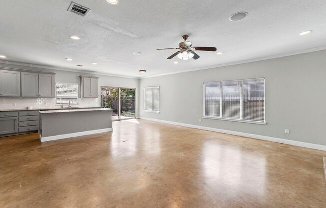 Perfect TCU Student House!
