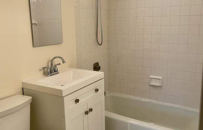 Studio, 1 bath, 400 sqft, $3,375, Unit 27BB