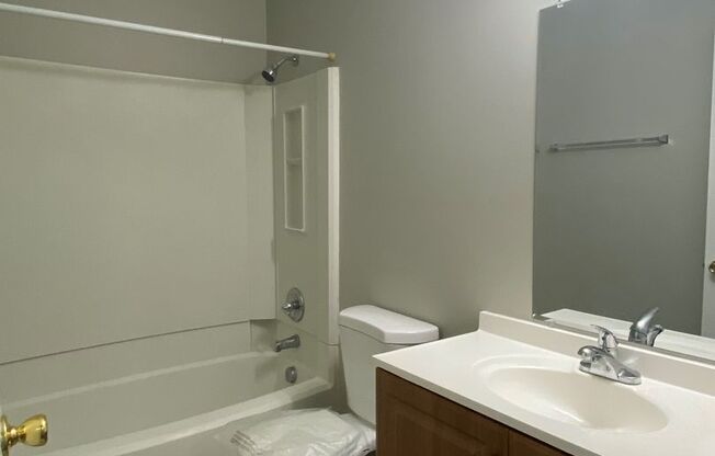 2 beds, 1.5 baths, $1,395, Unit Unit D