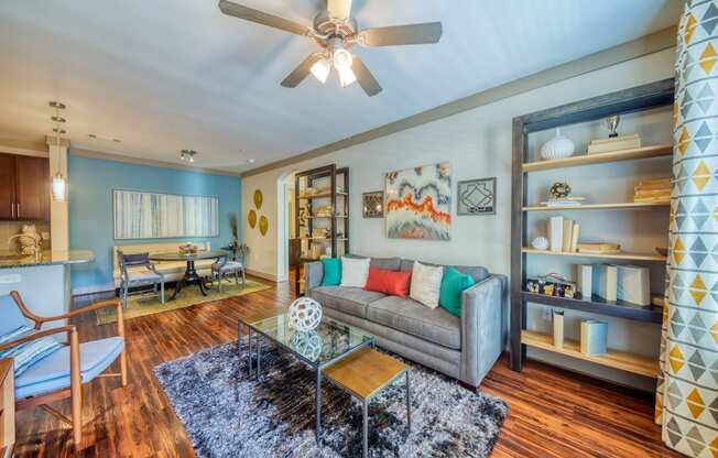 The Oaks at Johns Creek - 9-foot ceiling