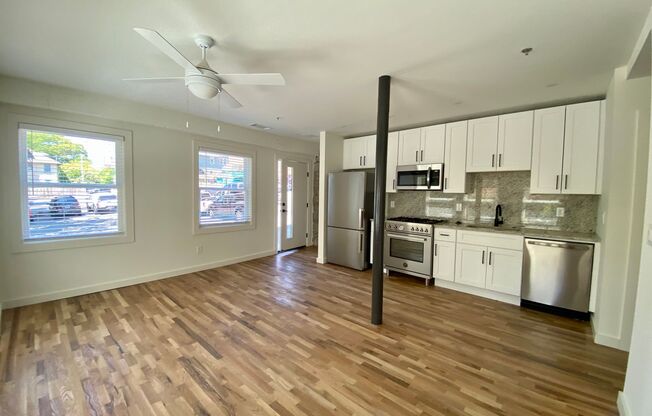 1 bed, 1 bath, 560 sqft, $1,610, Unit 010