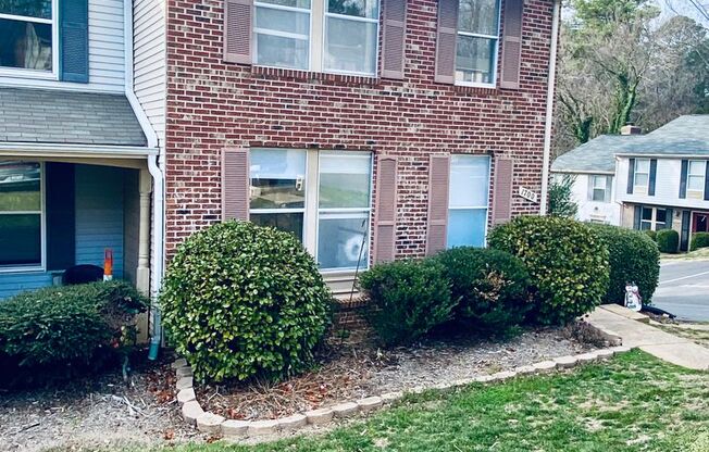 4Bed/3.5Bath Townhome Minutes to NC STATE