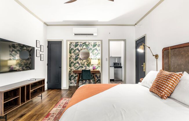 Studio, 1 bath, 300 sqft, $1,600, Unit 104