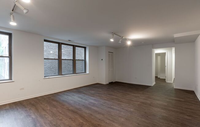 2 beds, 1 bath, $2,275, Unit 207