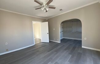 3 beds, 1 bath, $1,595, Unit Apartment 2