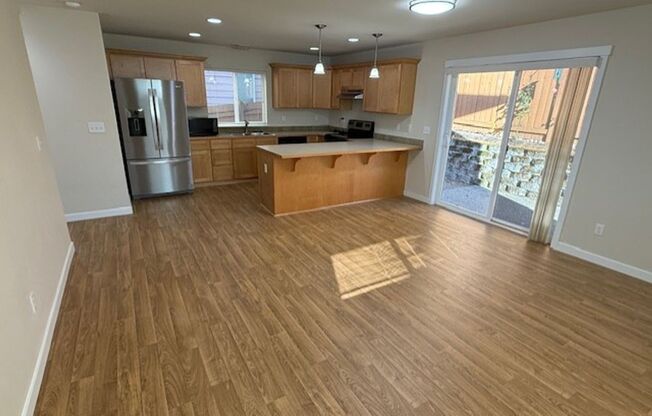 LYNNWOOD 3 BED, 2.5 BATH HOME FOR RENT; AVAILABLE NOW!