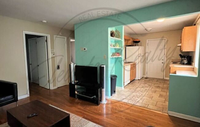 Furnished, Ranch Style Two Bedroom in the heart of Edgehill.