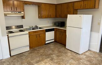 2 beds, 1 bath, $750, Unit 6