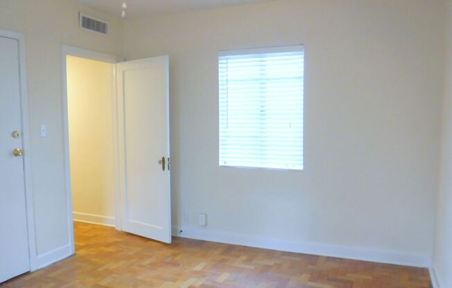 2 beds, 1 bath, $2,100, Unit 1026 - A