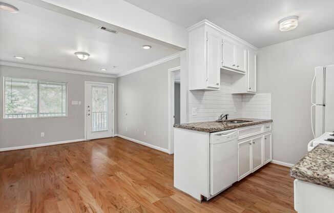 2 beds, 2 baths, $1,200, Unit 6