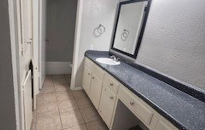 2 beds, 2 baths, 931 sqft, $1,225, Unit 08-0807