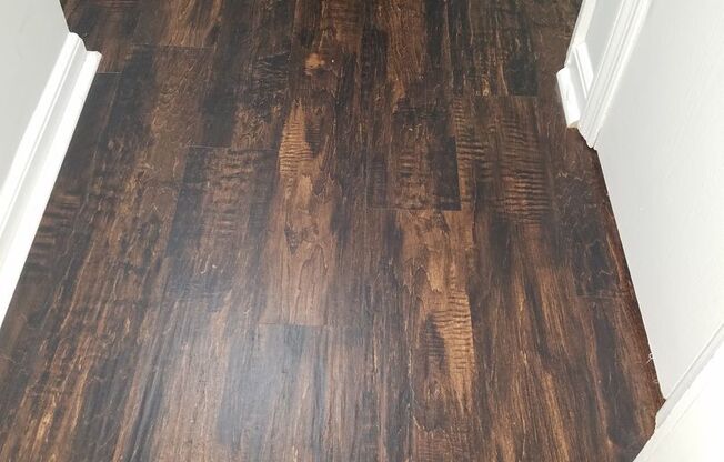 2 beds, 1 bath, 850 sqft, $950, Unit Apt D