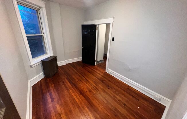 3 beds, 1 bath, $1,400