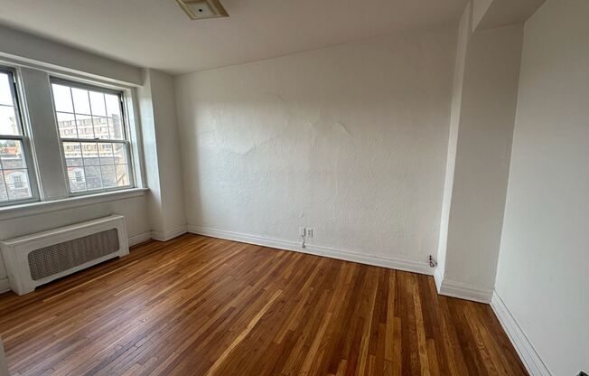 2 beds, 2 baths, 1,303 sqft, $2,165, Unit New King Edward  502