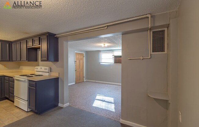 1 bed, 1 bath, 680 sqft, $575, Unit 03