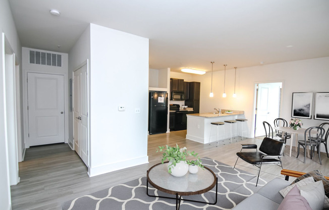 2 beds, 2 baths, 1,103 sqft, $1,675