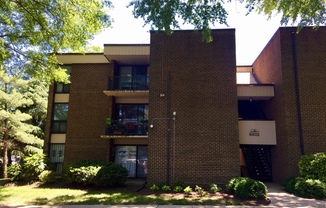 An Efficiency Apartment on the Third Floor of the Americana Finnmark in Silver Spring RIGHT NEXT TO FOREST GLEN METRO