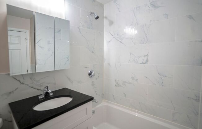 2 beds, 1 bath, 1,050 sqft, $2,800, Unit 74-6