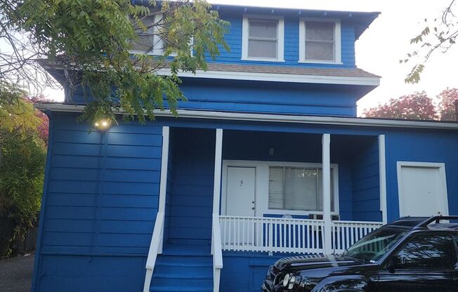 2 beds, 2 baths, 900 sqft, $1,400, Unit 4