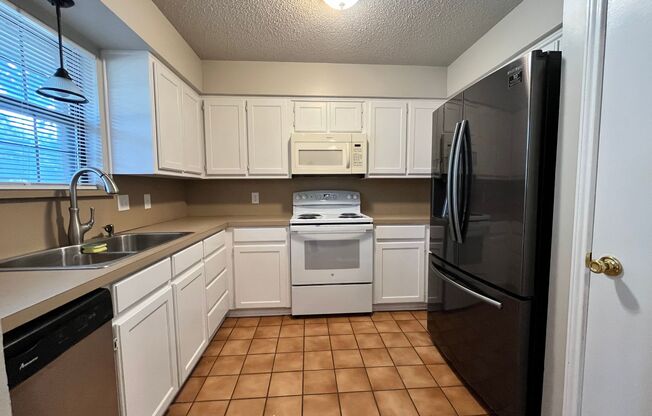 3 beds, 2 baths, $2,000, Unit # NON MANAGED