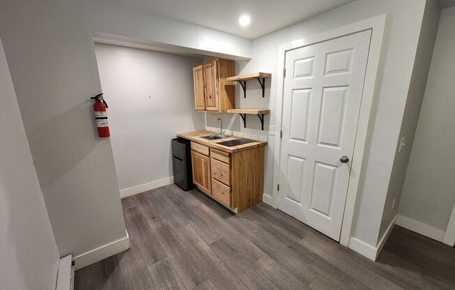 Studio, 1 bath, $950, Unit 171