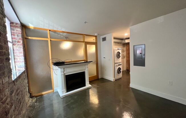 1 bed, 1 bath, 543 sqft, $1,122, Unit C03