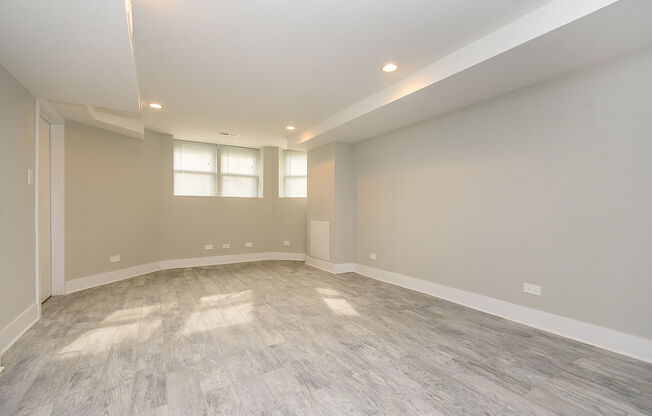 2536 N Kimball Ave, Chicago IL 102