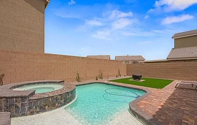 Gorgeous Pool & Spa Home