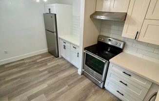 2 beds, 1 bath, 720 sqft, $1,200, Unit 154