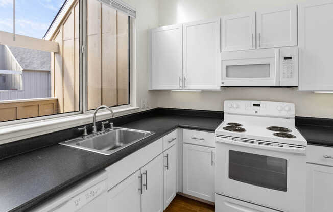 Riva Terra Apartments at Redwood Shores