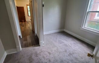 2 beds, 1 bath, $895, Unit Lower