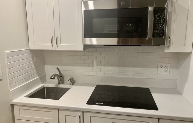 1 bed, 1 bath, 325 sqft, $2,950, Unit 7L