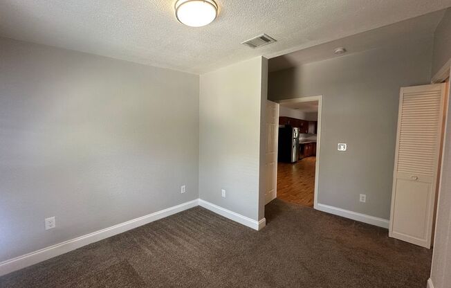 2 beds, 2 baths, 946 sqft, $1,600, Unit Unit 4