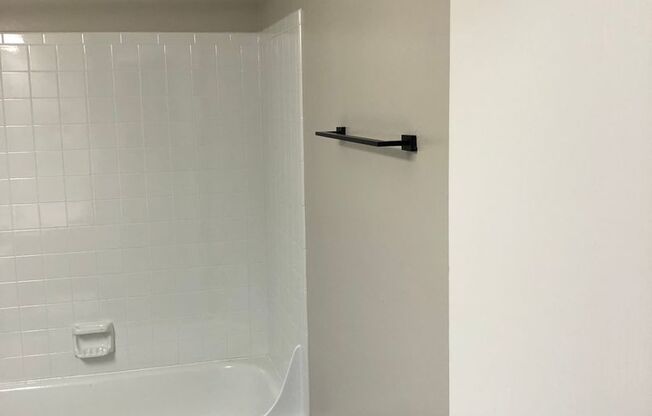 3 beds, 2 baths, 1,300 sqft, $1,749, Unit 5924