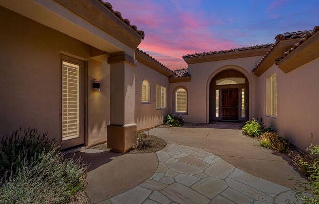 GORGEOUS SINGLE-FAMILY HOME LOCATED IN MCDOWELL MOUNTAIN RANCH!
