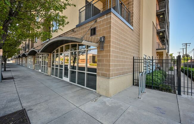 Stunning Condo in Excellent Salt Lake Location!
